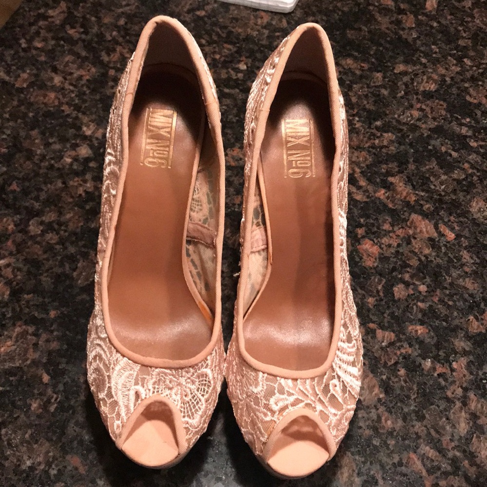 Size 9 1/2 heels